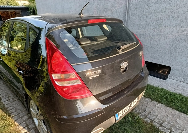 Hyundai I30 cena 15500 przebieg: 235000, rok produkcji 2010 z Ozorków małe 277